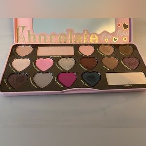 Too Faced Chocolate Bon Bon eyeshadow pallet in excellent condition.